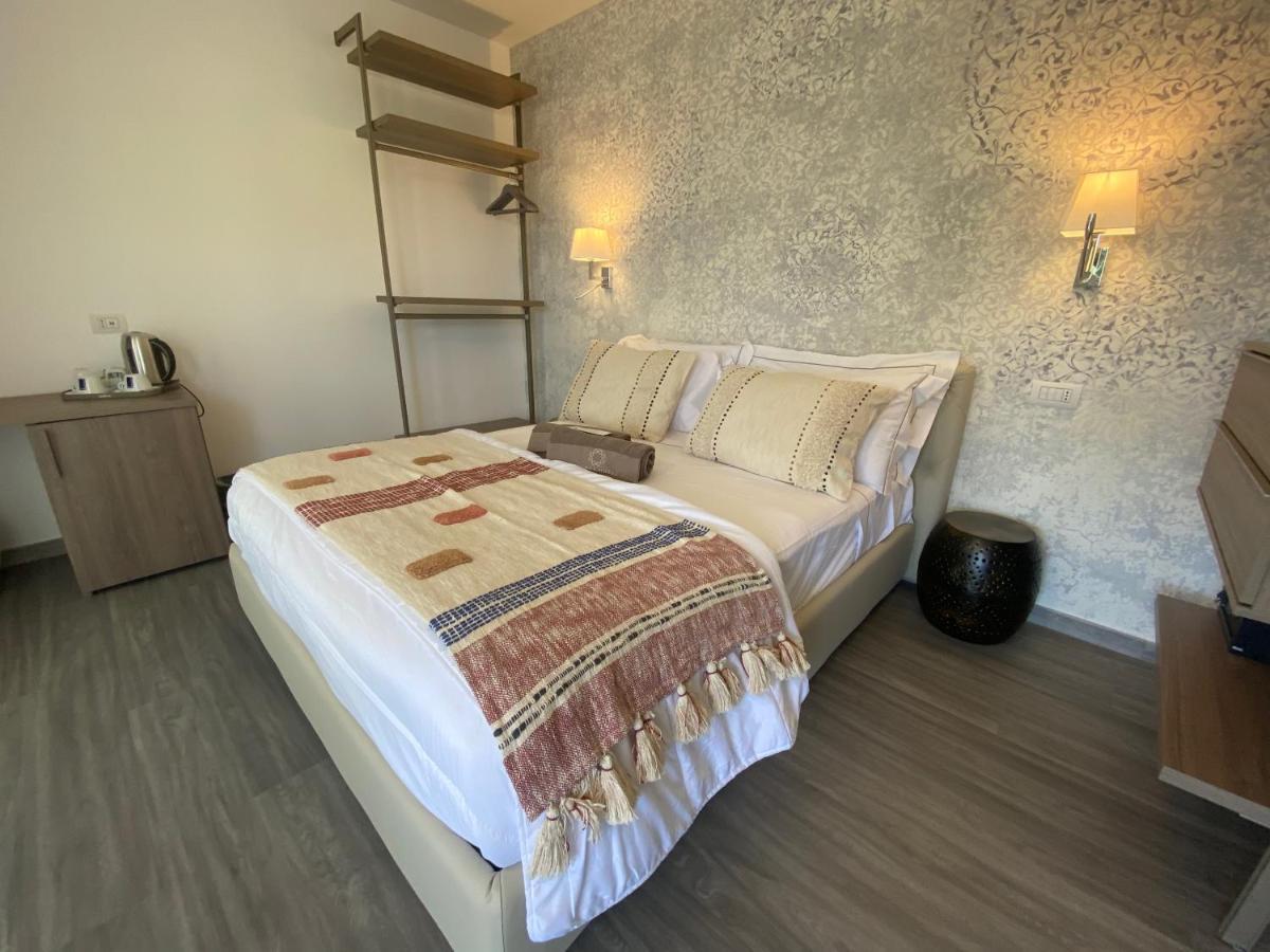 Suimi'S Hotel Villasimius Eksteriør billede