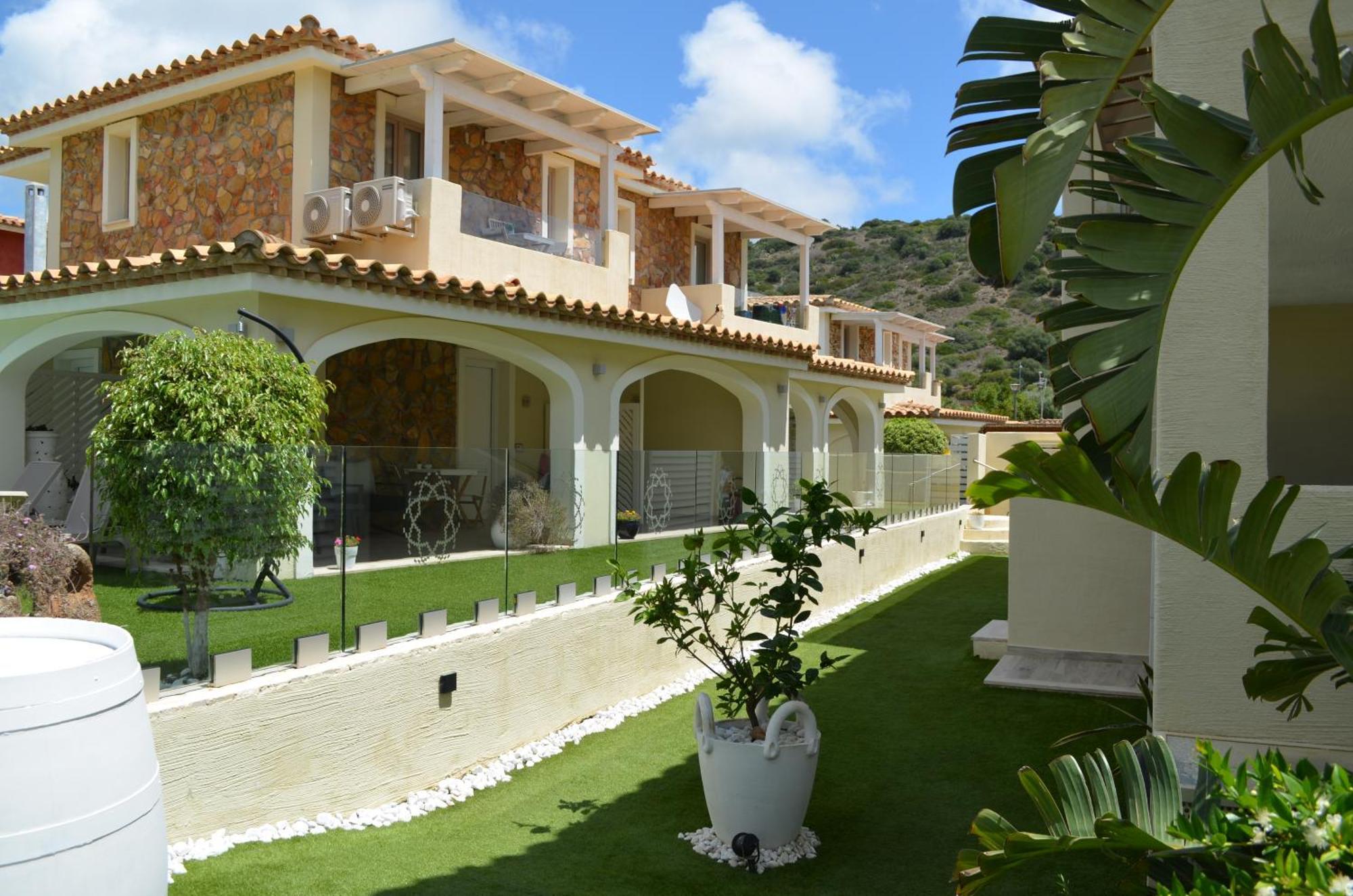 Suimi'S Hotel Villasimius Eksteriør billede