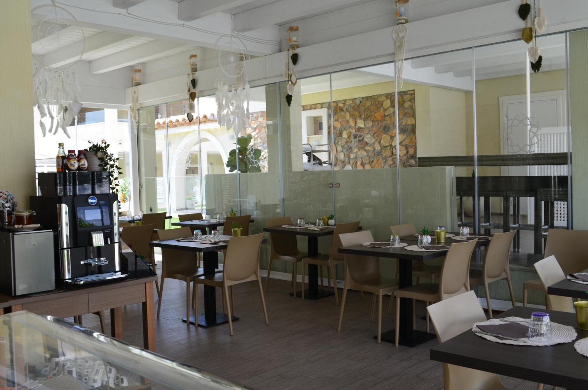 Suimi'S Hotel Villasimius Eksteriør billede