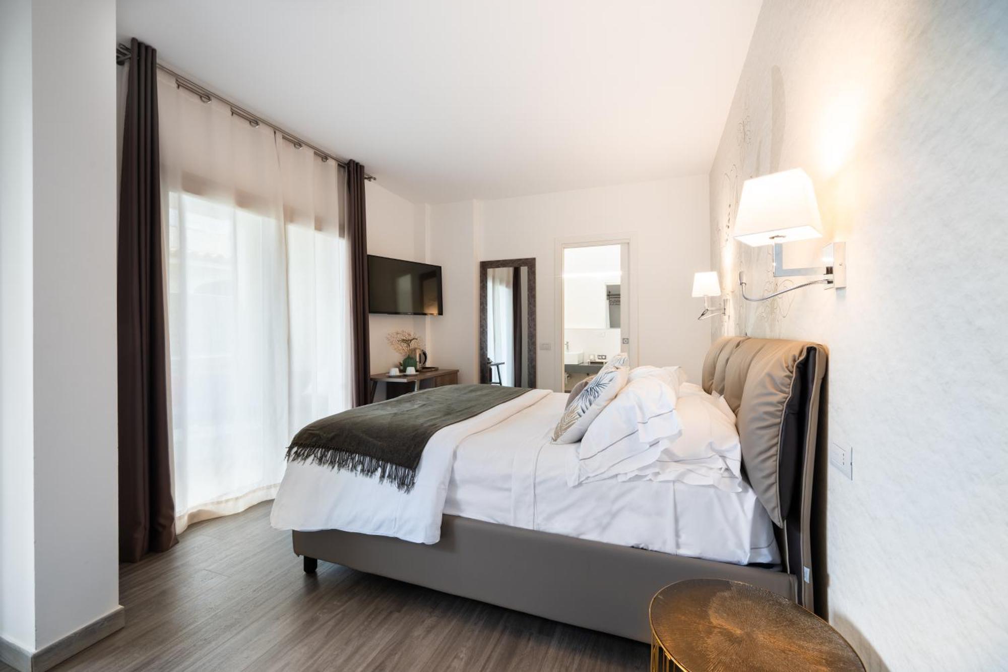 Suimi'S Hotel Villasimius Eksteriør billede