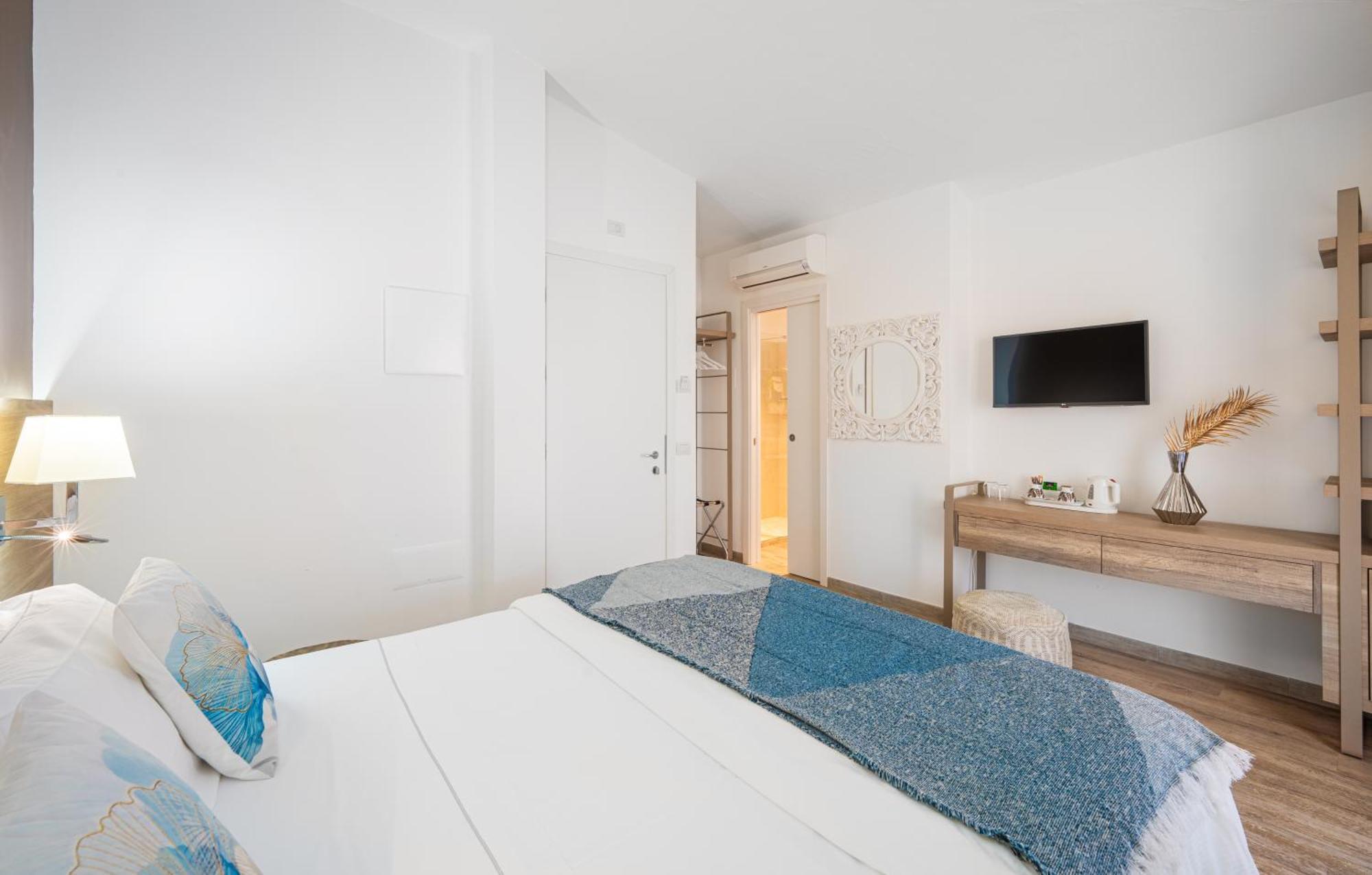 Suimi'S Hotel Villasimius Eksteriør billede