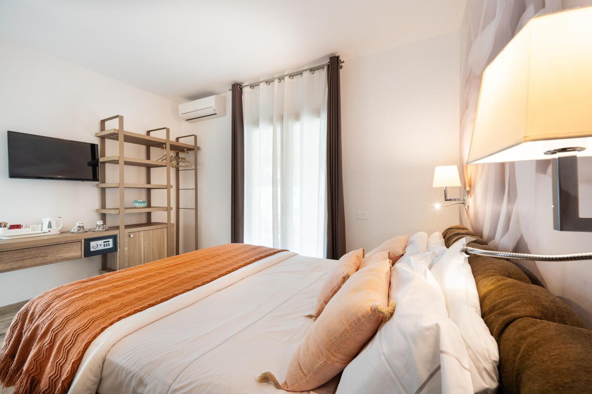 Suimi'S Hotel Villasimius Eksteriør billede